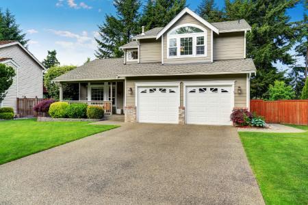 3 Reasons To Let The Pros Take Care Of Your Driveway Washing Needs